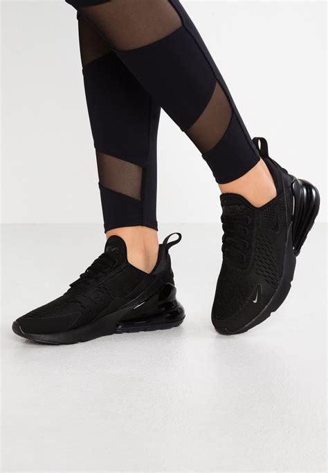 nike air max laag zwarton feet